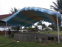 Tenda Lengkung 10x4 (ukuran sebenarnya tiang ke tiang 8.2m x 4m)